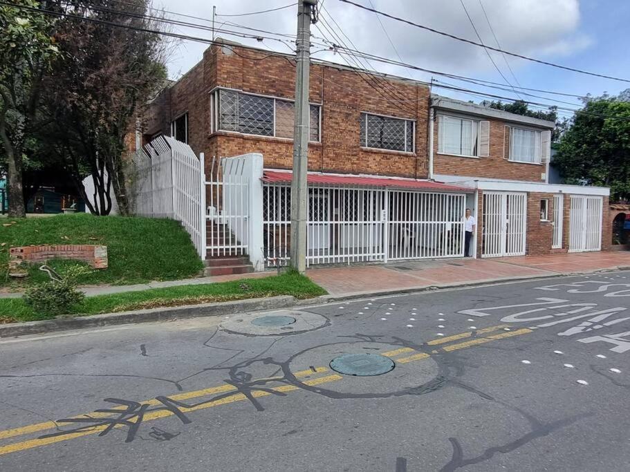 Apartamento Edificio Los Delfines Bogotá Exterior foto